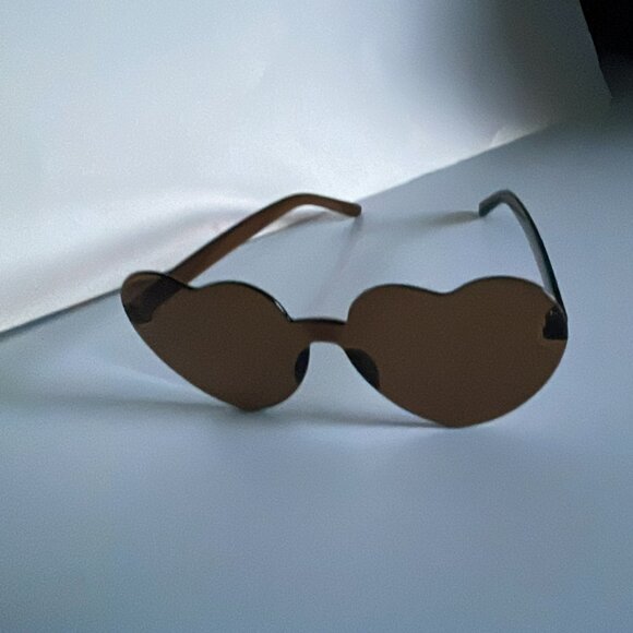 *♪ Heart shaped sunglasses Brown - 2 pair Bundle - Brand New! *♪ - Picture 14 of 15